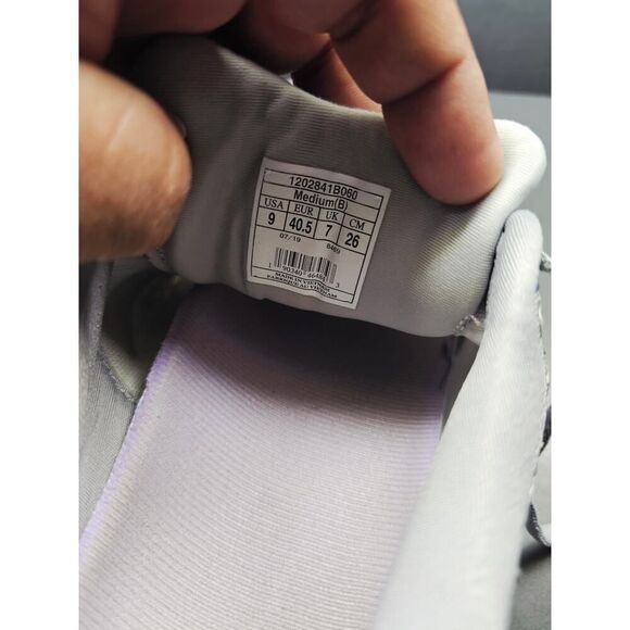 Brooks Women 9 Comfy footwear - Picture 2 of 12